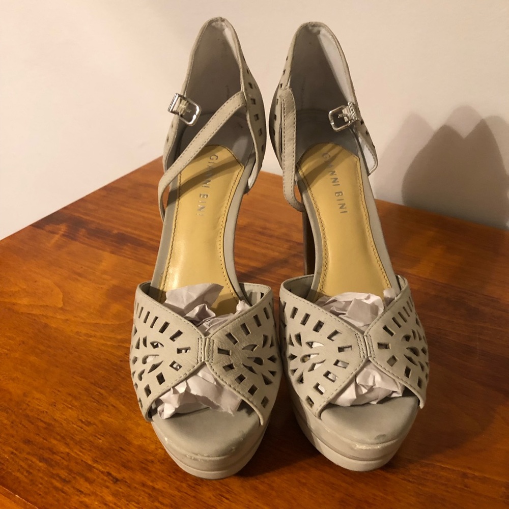 Off-white Neutral Heel